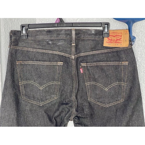 LEVIS 501 Mens Size 36x32 Classic Straight Leg Button Fly Dark Wash Denim Jeans - Picture 5 of 9